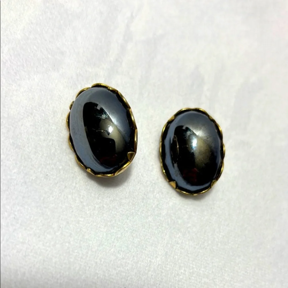 Elegant Black and Gold Oval Earrings Vintage